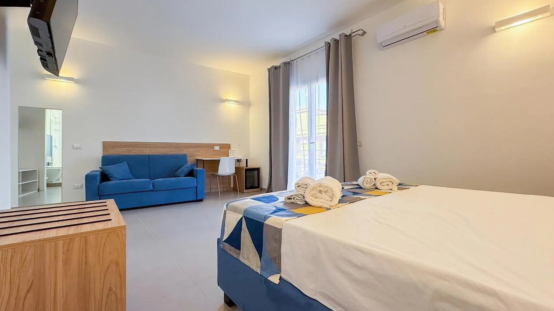 Tevergad Suites & Rooms 泰拉西尼 住宿加早餐酒店