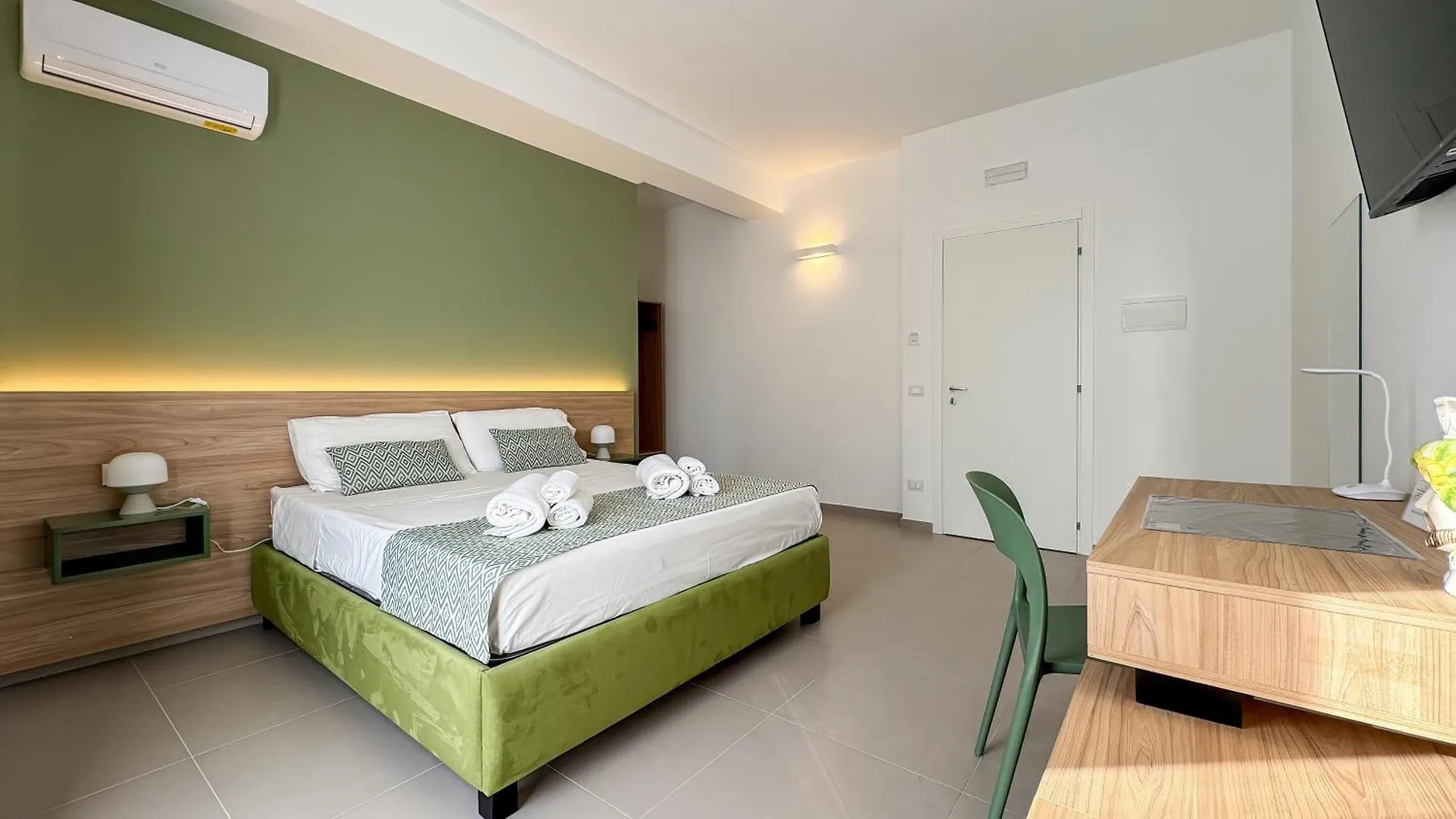 Tevergad Suites & Rooms Terrasini Couette-café