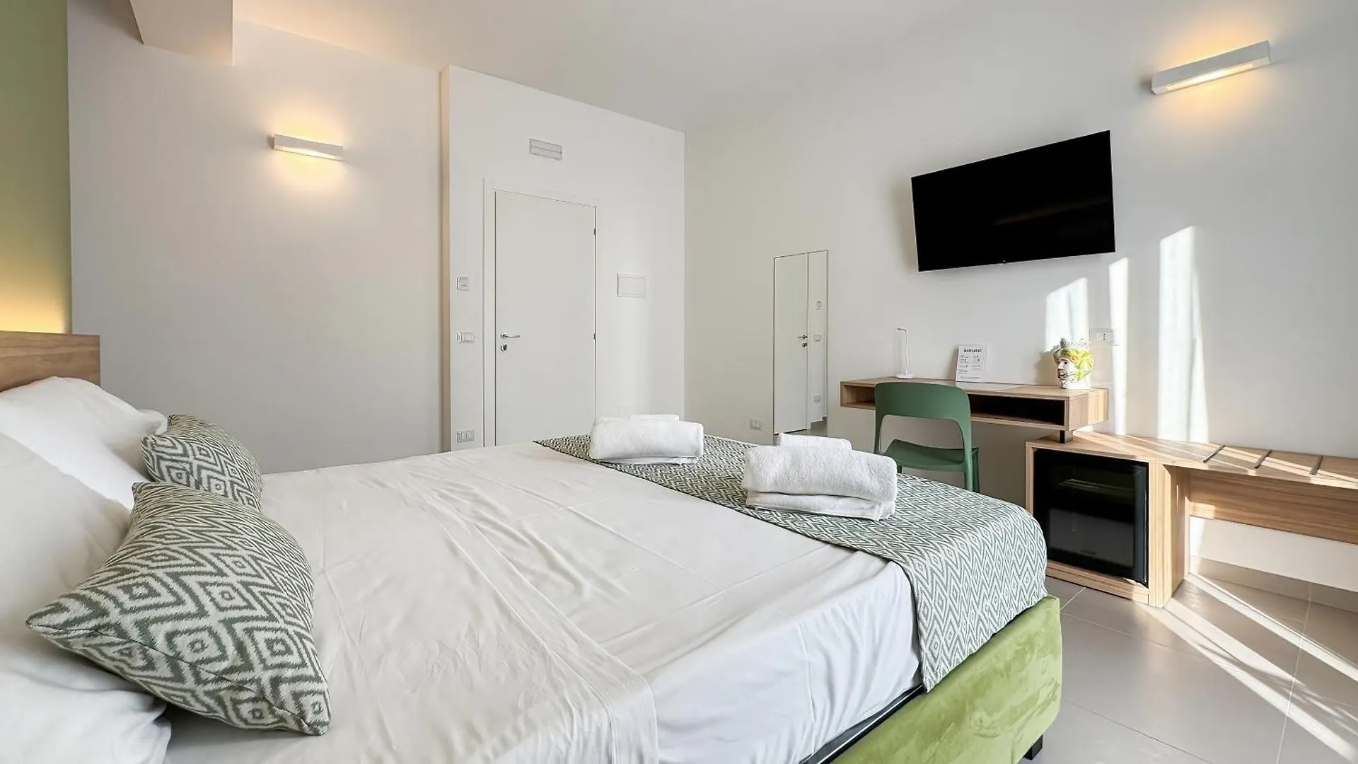 Couette-café Tevergad Suites & Rooms Terrasini Italie